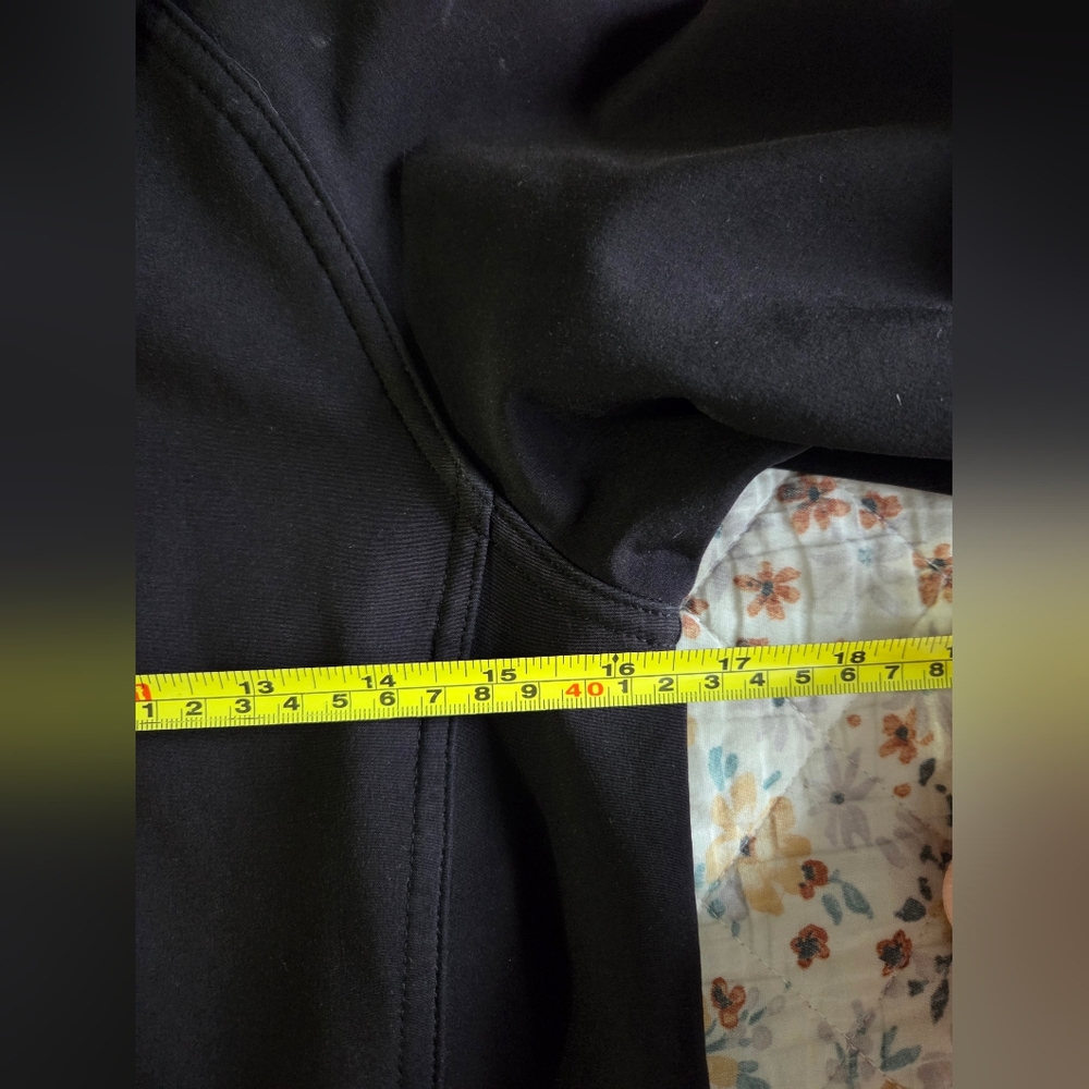 Lululemon Soft Shell Jacket Sz.4 - Picture 6 of 7